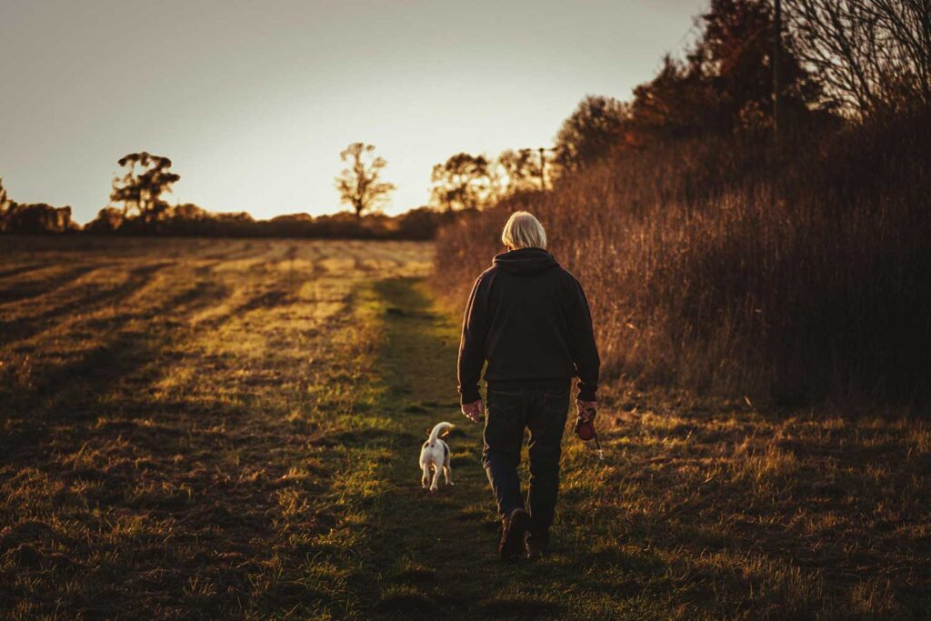 Håll dig och din hund varm under kalla promenader